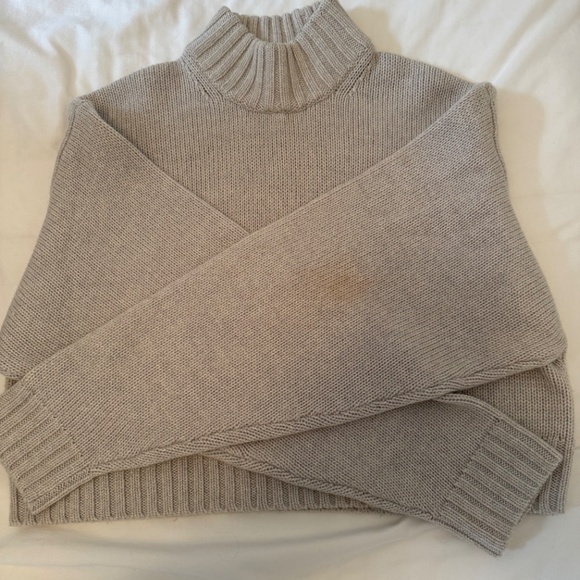 Aritzia Cropped Knit Sweater in Gray - Picture 3 of 4